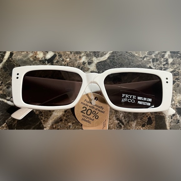 NWT Frye & Co White Retro Rounded Rectangle Sunglasses - Picture 4 of 4